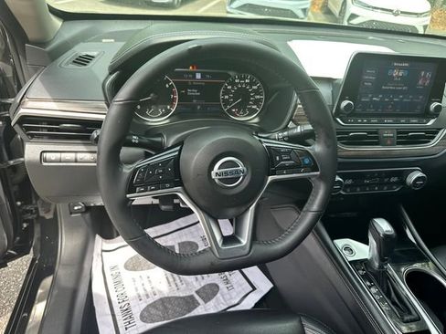 Used 2022 Nissan Altima 2.5 SL FWD image 16