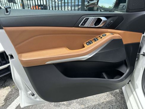 Used 2021 BMW X5 xDrive40i w/ Premium Essential Package image 12