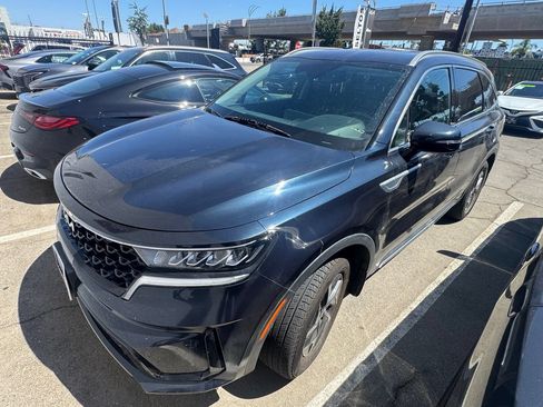 Used 2023 Kia Sorento EX FWD image 2
