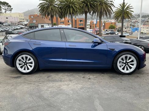 Used 2022 Tesla Model 3 RWD image 3