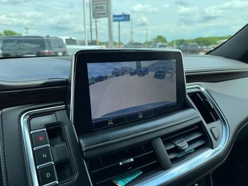 Used 2021 Chevrolet Tahoe Premier AWD/4WD image 16