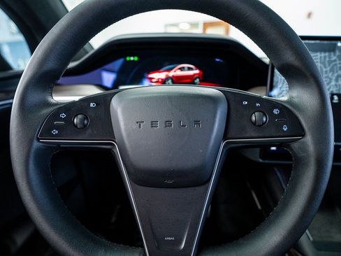 Used 2024 Tesla Model X image 41