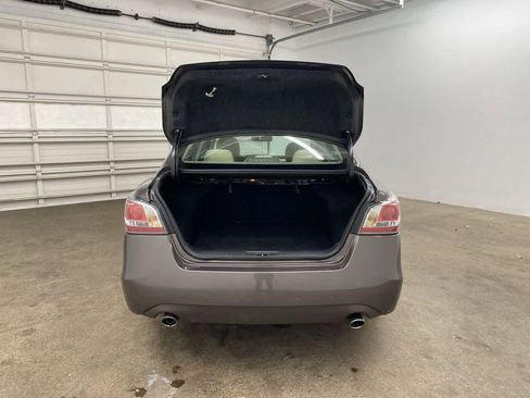 Used 2015 Nissan Altima 2.5 SV w/ Convenience Package image 30