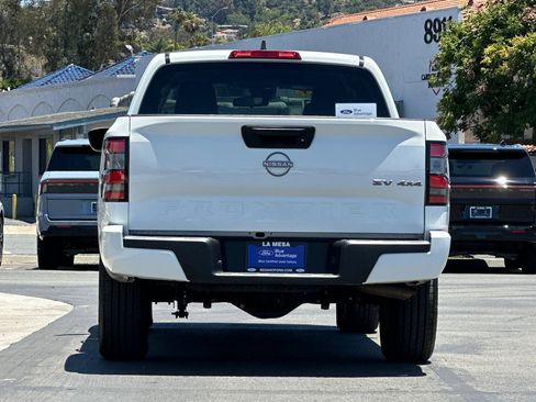 Used 2023 Nissan Frontier SV AWD/4WD image 4