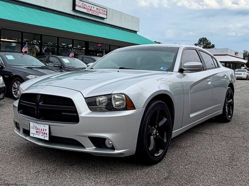 Used 2012 Dodge Charger SXT w/ Blacktop Pkg RWD image 1