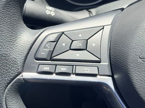 Used 2025 Nissan Altima 2.5 SV FWD image 21
