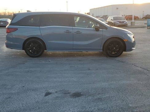 Used 2024 Honda Odyssey Sport image 9