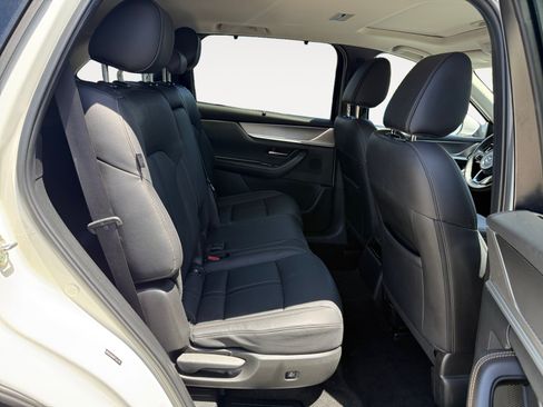 Certified 2024 MAZDA CX-90 Plug-In Hybrid w/ Preferred AWD/4WD image 18