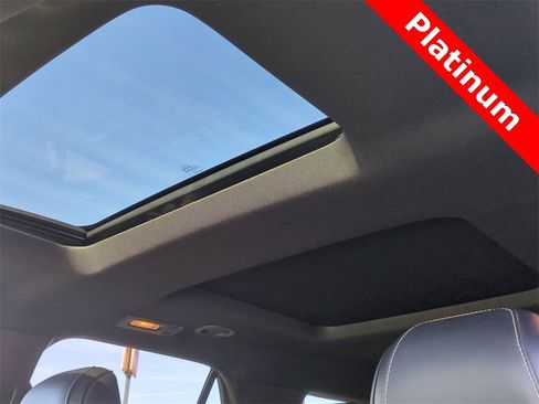 Used 2017 Ford Explorer Platinum image 33