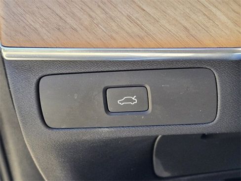 Certified 2023 Volvo XC90 B6 Plus image 26