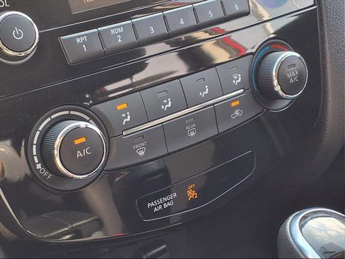 Used 2018 Nissan Rogue Sport S image 21