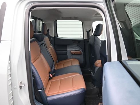 Used 2024 Ford Maverick Lariat image 12