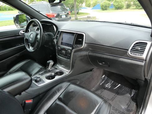 Used 2018 Jeep Grand Cherokee Limited AWD/4WD image 27