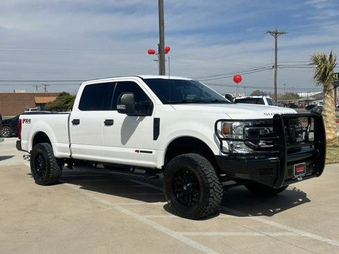 Used 2022 Ford F250 XLT w/ FX4 Off-Road Package image 4
