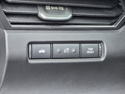 Used 2023 Nissan Altima 2.5 SV image 8