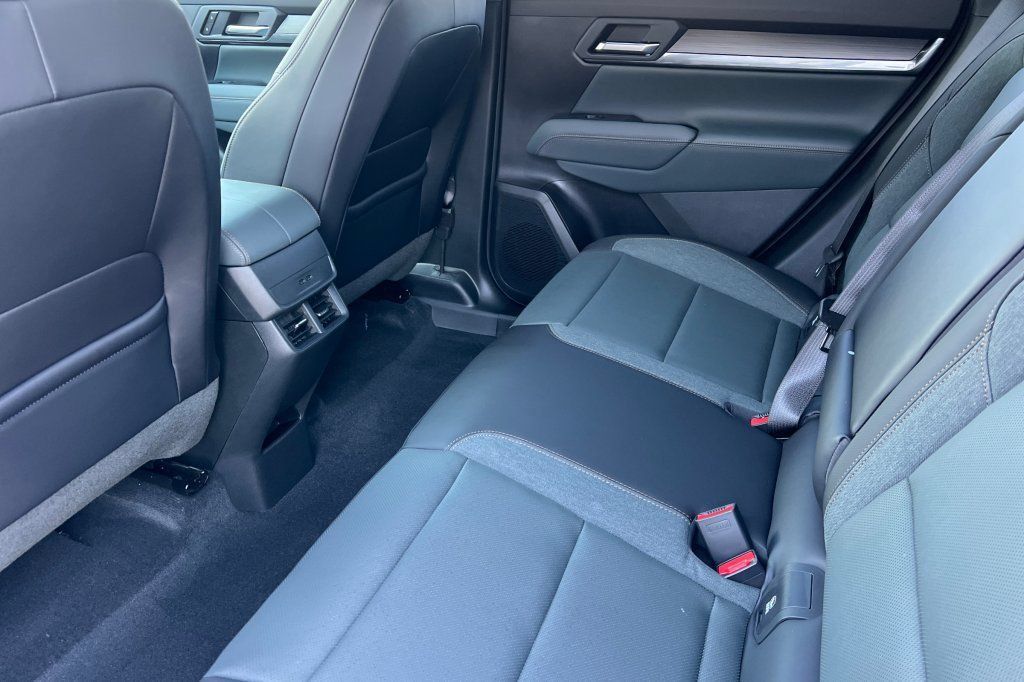 New 2026 GMC Terrain AT4 w/ Technology Package II AWD/4WD image 9