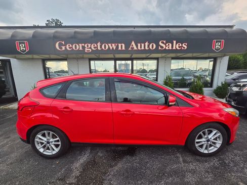 Used 2016 Ford Focus SE FWD image 30