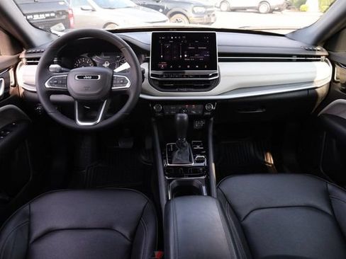 Used 2025 Jeep Compass Limited AWD/4WD image 20