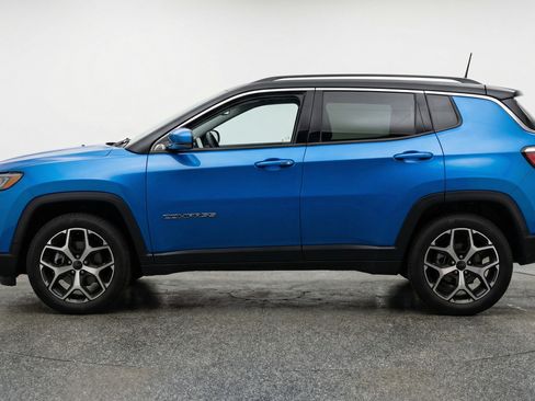 Used 2025 Jeep Compass Limited AWD/4WD image 5
