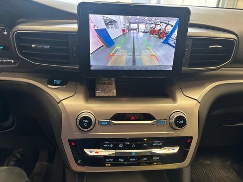 Used 2023 Ford Explorer XLT w/ Equipment Group 202A AWD/4WD image 5
