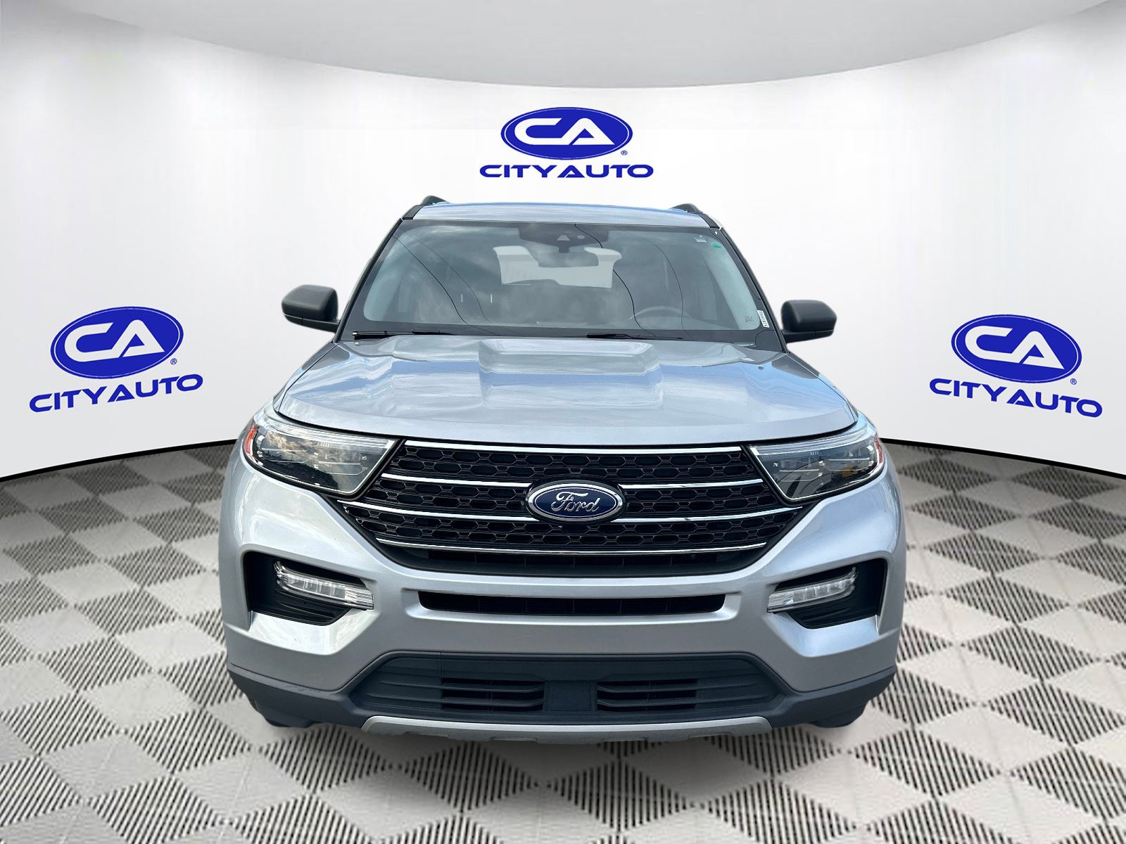 Used 2020 Ford Explorer XLT w/ Equipment Group 202A RWD image 10