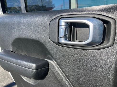 Used 2024 Jeep Wrangler Sport S image 12