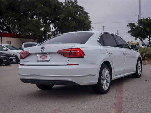 Used 2018 Volkswagen Passat 2.0T SE image 5