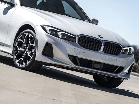 Certified 2025 BMW 330i xDrive Sedan w/ Premium Package AWD/4WD image 3