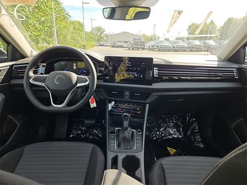 New 2025 Volkswagen Jetta S image 4