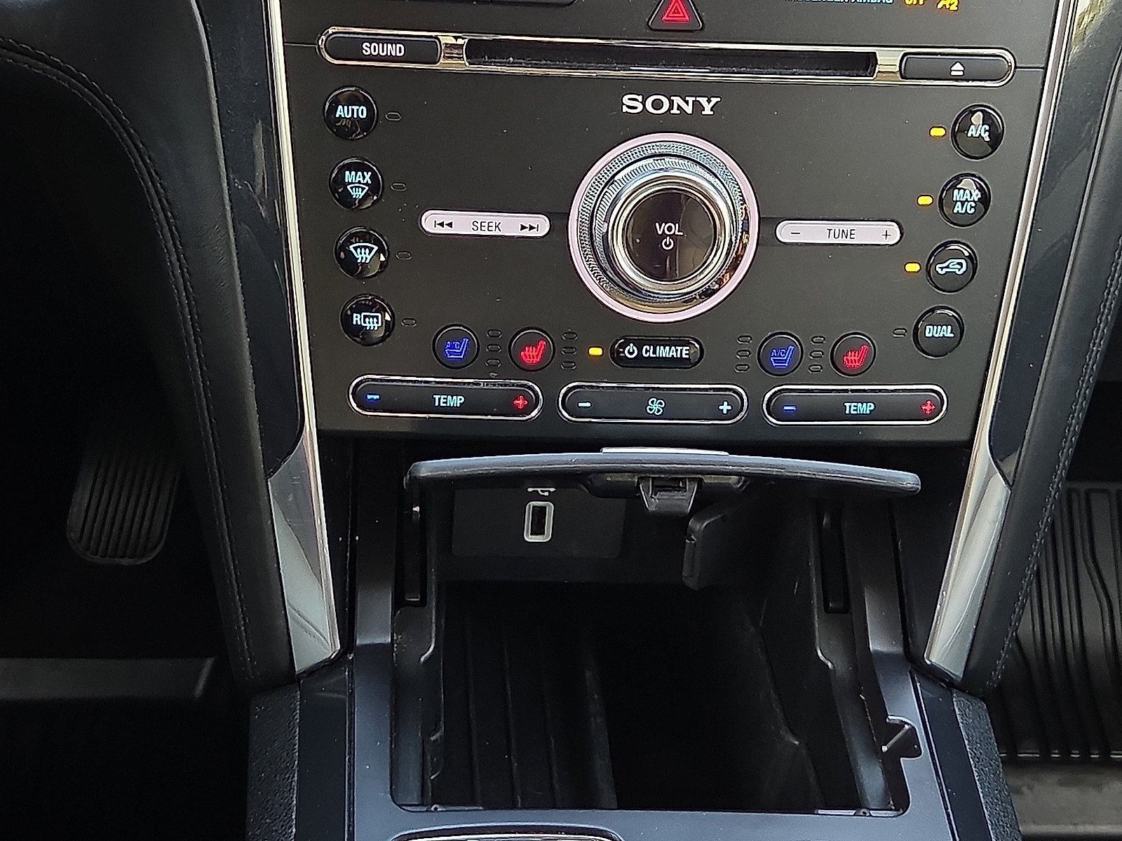 Used 2018 Ford Explorer Platinum AWD/4WD image 18