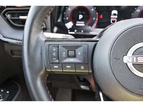 Used 2025 Nissan Kicks SR w/ SR Premium Package AWD/4WD image 18