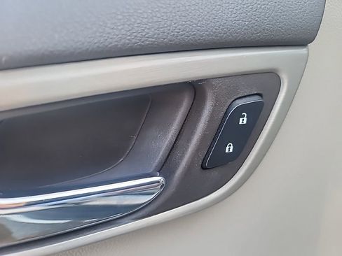 Used 2020 GMC Yukon XL Denali w/ Denali Premium Package image 16