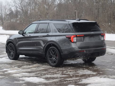 Used 2025 Ford Explorer ST image 25