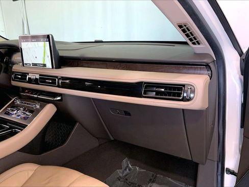 Used 2022 Lincoln Aviator Reserve w/ Equipment Group 201A AWD/4WD image 15