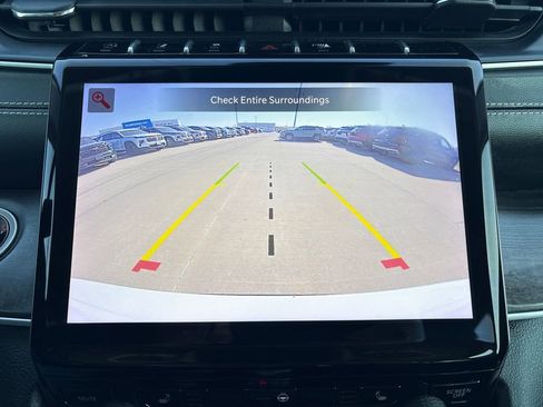 Used 2024 Jeep Grand Cherokee L Limited image 25