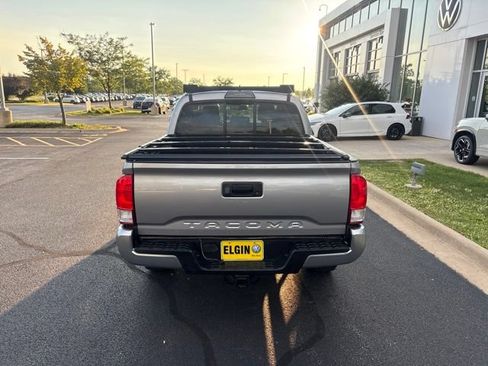 Used 2017 Toyota Tacoma SR5 w/ Tow Package RWD image 6