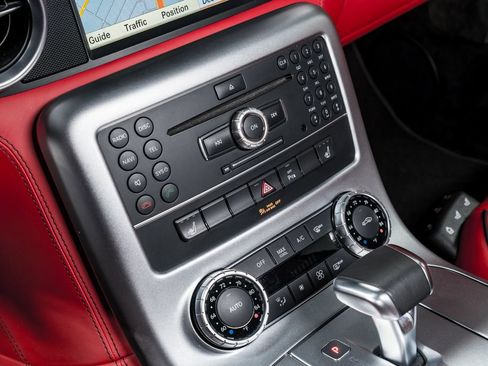 Used 2011 Mercedes-Benz SLS AMG Coupe image 21