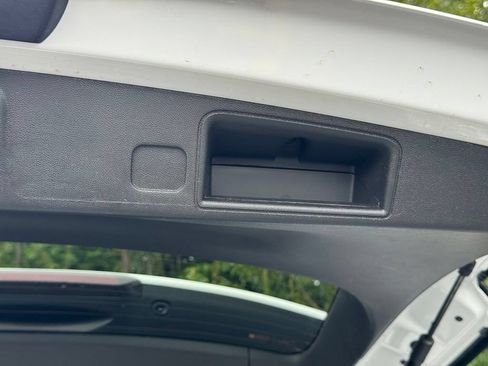 Used 2024 GMC Terrain SLE AWD/4WD image 27