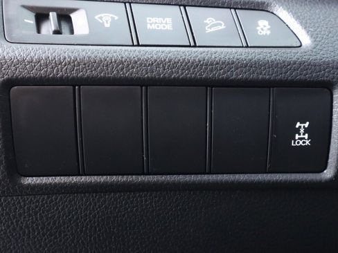 Used 2018 Hyundai Santa Fe Sport image 11