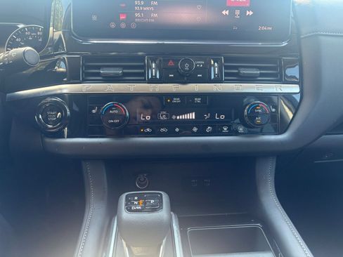 Used 2026 Nissan Pathfinder SV FWD image 14