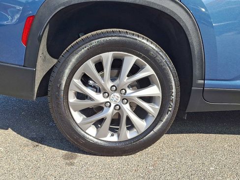 Used 2026 Buick Enclave Preferred w/ Power Package FWD image 8