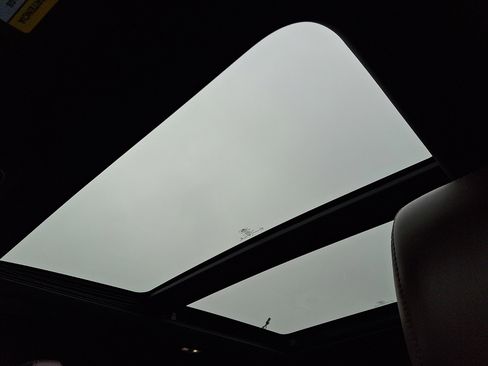 Used 2020 Ford Explorer Platinum w/ Premium Technology Package image 15