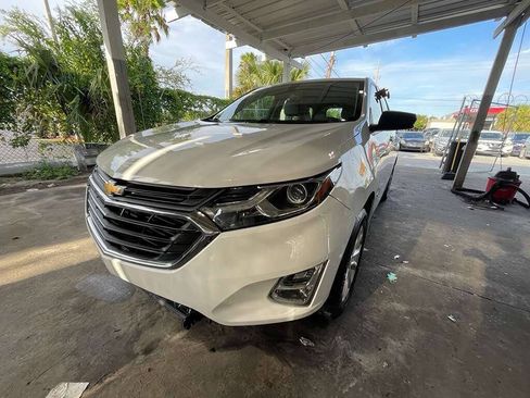 Used 2018 Chevrolet Equinox LS FWD image 2