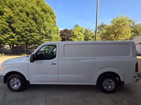Used 2018 Nissan NV 2500 SL w/ Navigation Package image 8