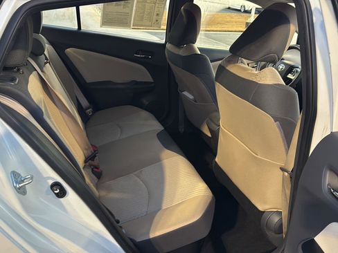 Used 2016 Toyota Prius Two image 11