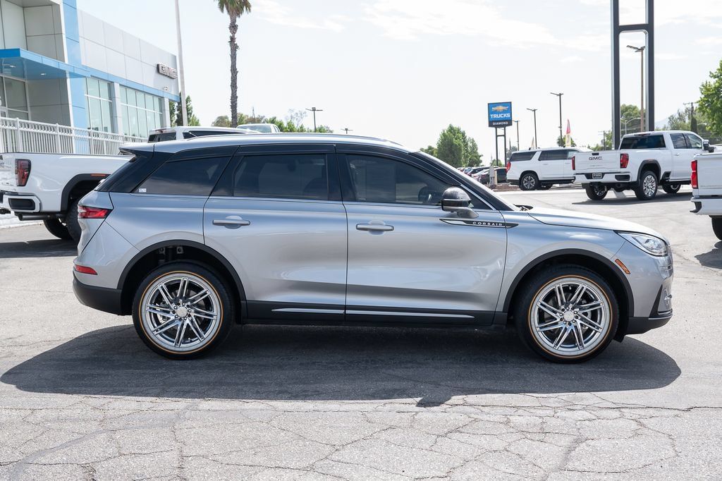 Used 2024 Lincoln Corsair Reserve w/ Equipment Group 201A FWD image 4