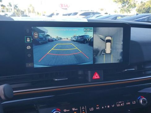 Certified 2025 Kia Carnival SX Prestige FWD image 25