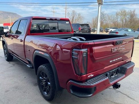 Used 2024 GMC Sierra 2500 AT4 w/ AT4 Premium Plus Package AWD/4WD image 10