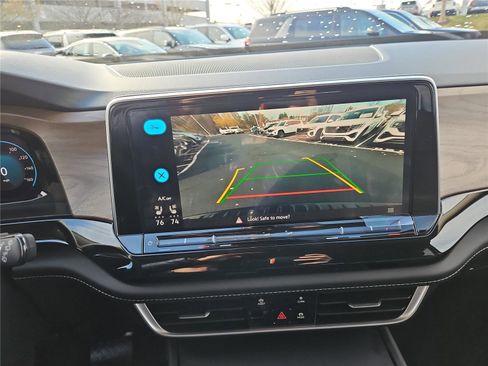 New 2026 Volkswagen Atlas SE image 20