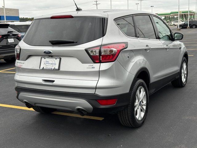 Used 2017 Ford Escape SE AWD/4WD image 3